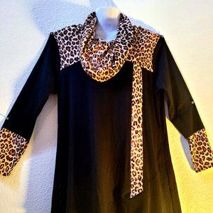 Furnex XXL black top with animal print collar and sleeves